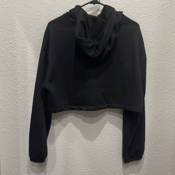 Talulah Cropped Pullover Sweatshirt - Picture 2 of 3